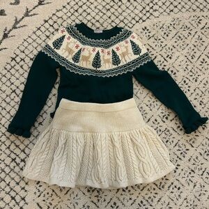 Like new Christmas sweater and skirt, size 4T
